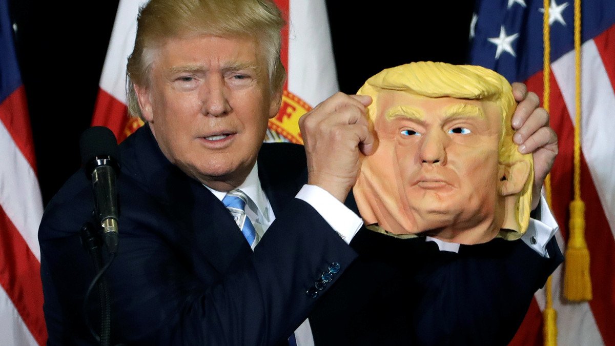trump_carnavali_ap_16312617057141
